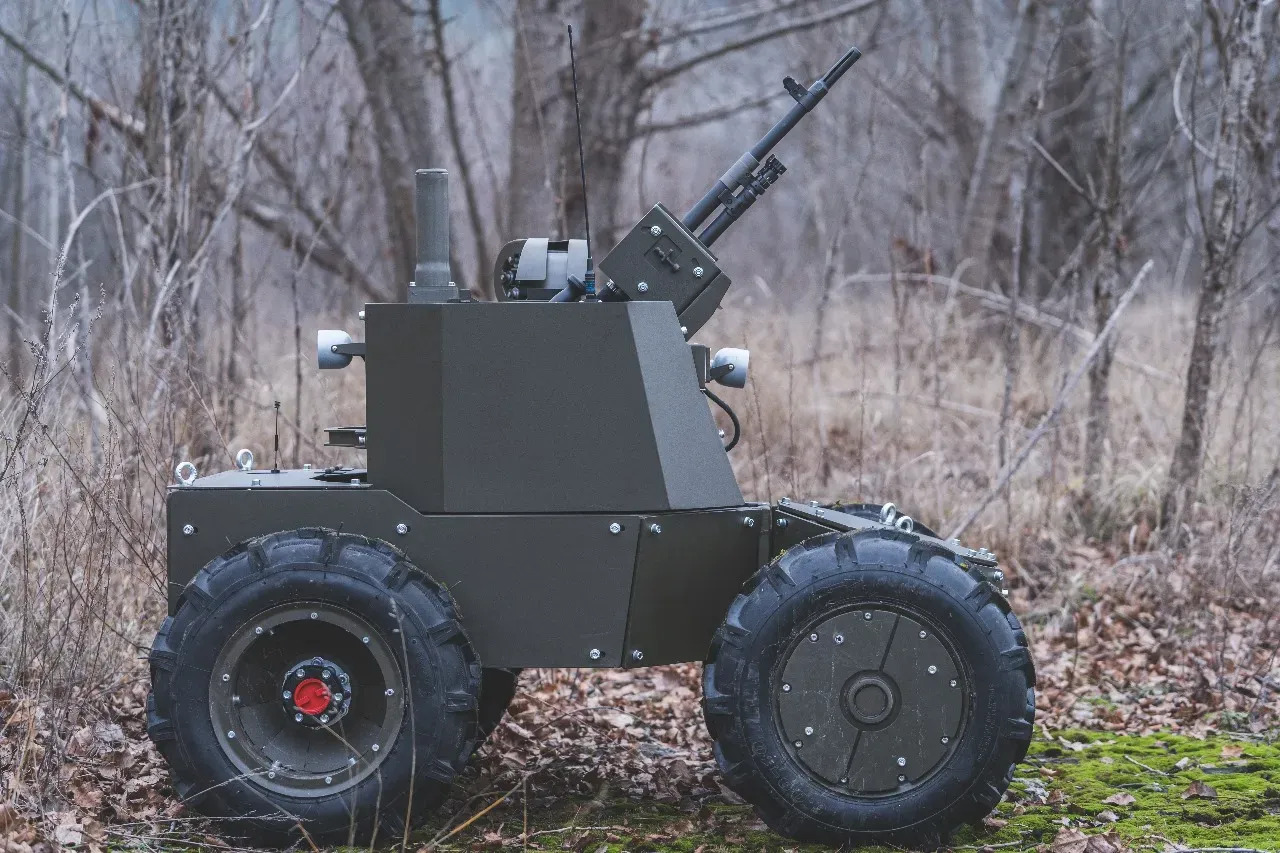 Ljut (ukr. „Furia”) firmy UGV Robotics to ukraiński, zrobotyzowany bezzałogowy pojazd naziemny (UGV) klasy miniczołg, zaprojektowany do zadań bojowych i wsparcia